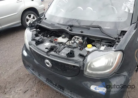 2016 Smart Fortwo Passion/Prime/Proxy/Pure z USA, uszkodzony, nr VIN WMEFJ5DA6GK066480